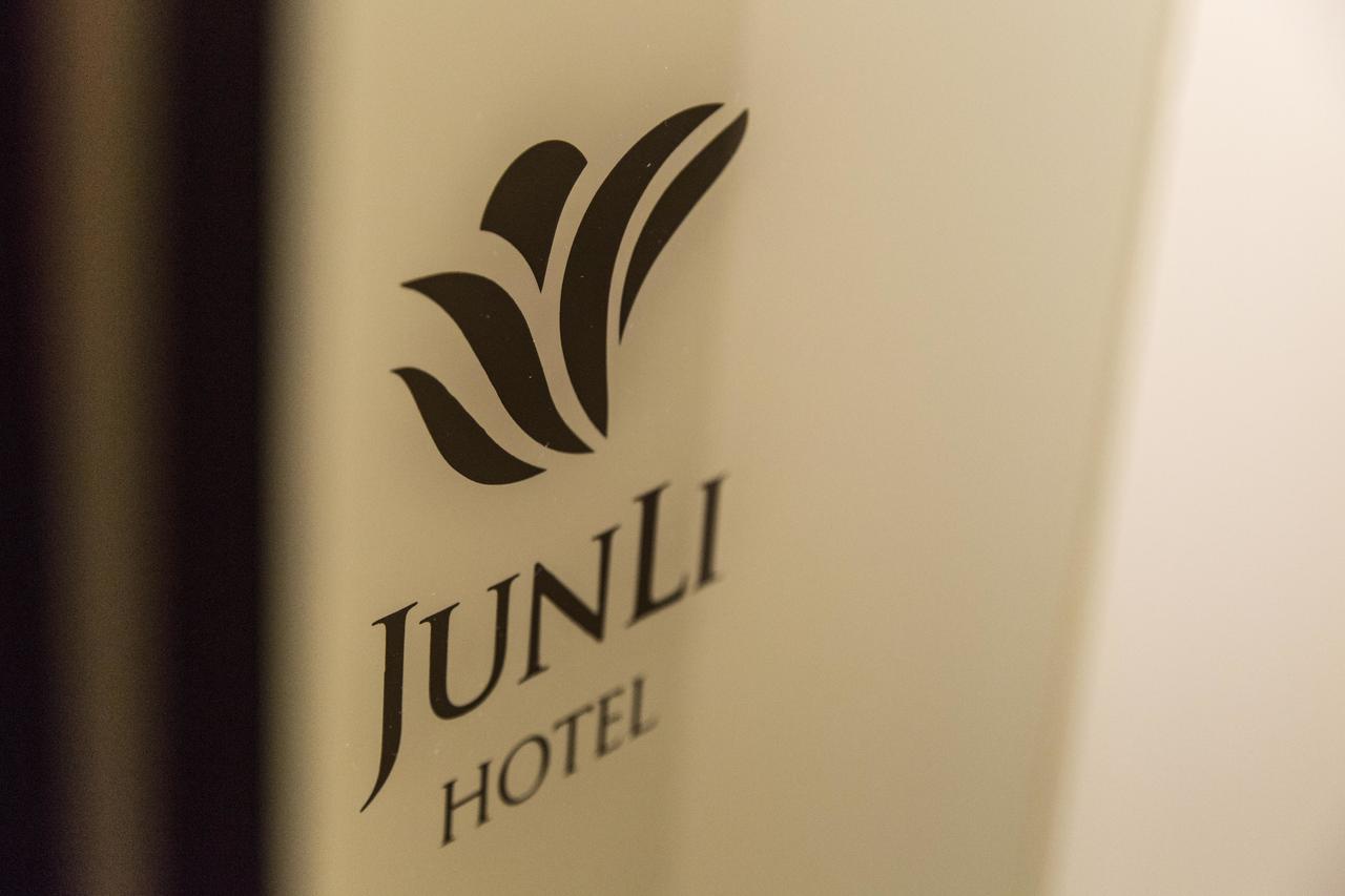 Junli Hotel Banciao Екстериор снимка