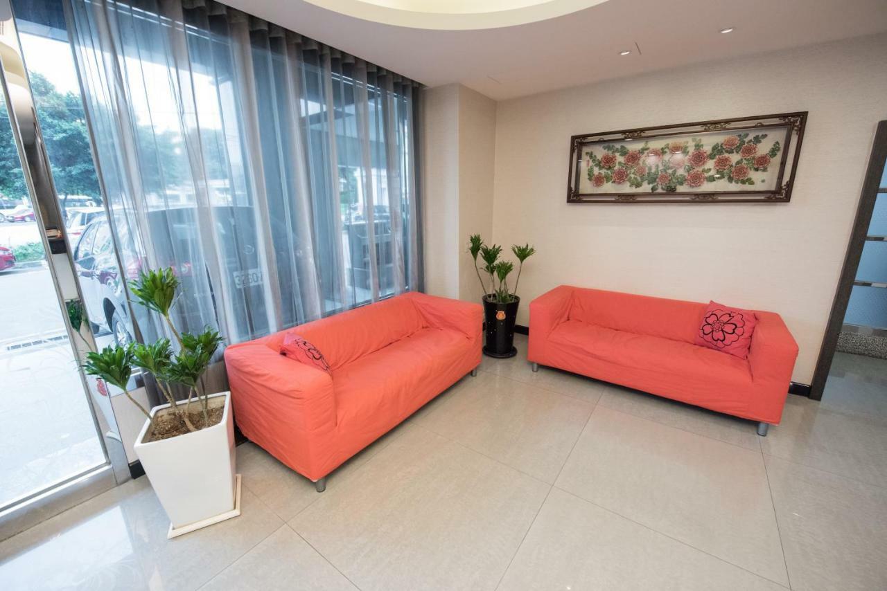 Junli Hotel Banciao Екстериор снимка