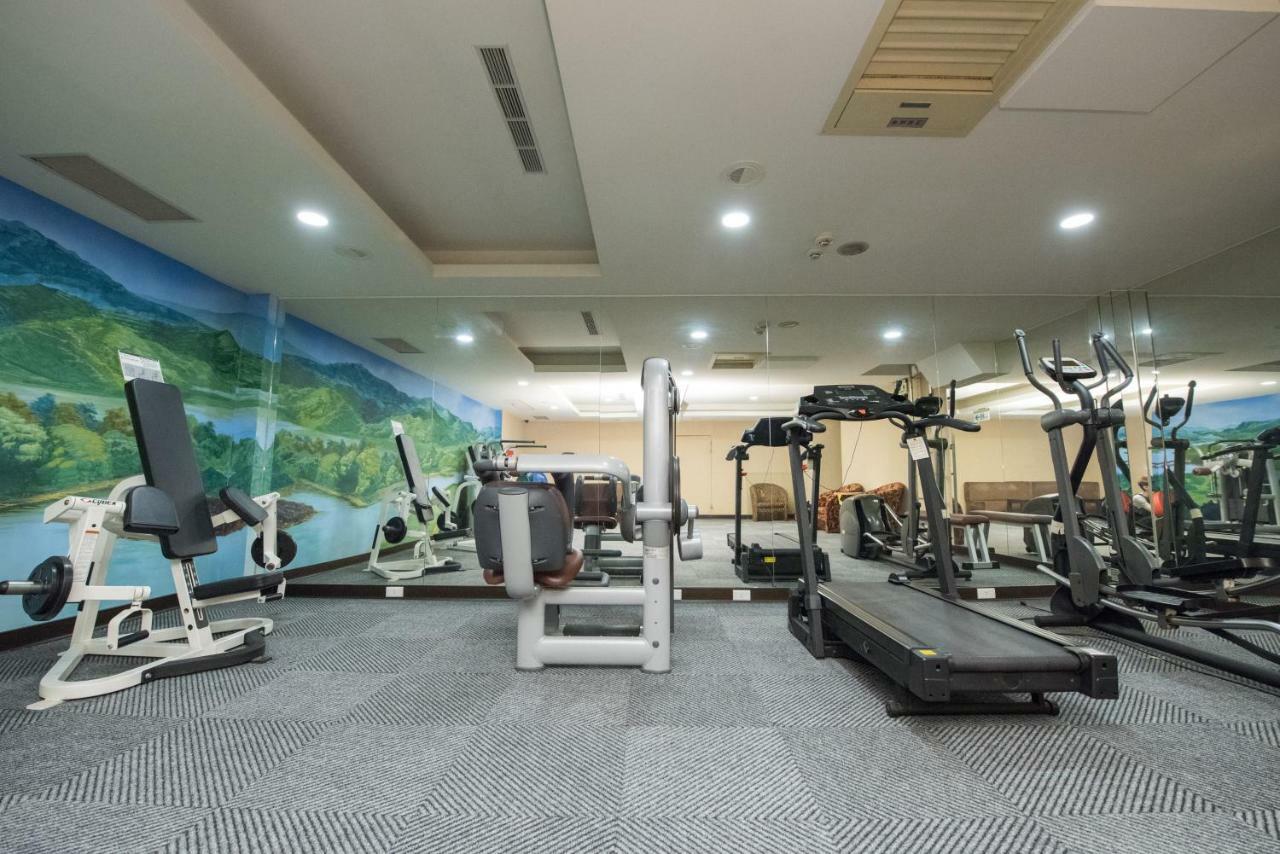 Junli Hotel Banciao Екстериор снимка